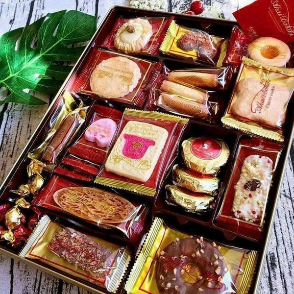 Bánh quy hộp tổng hợp cao cấp Akai Bohshi