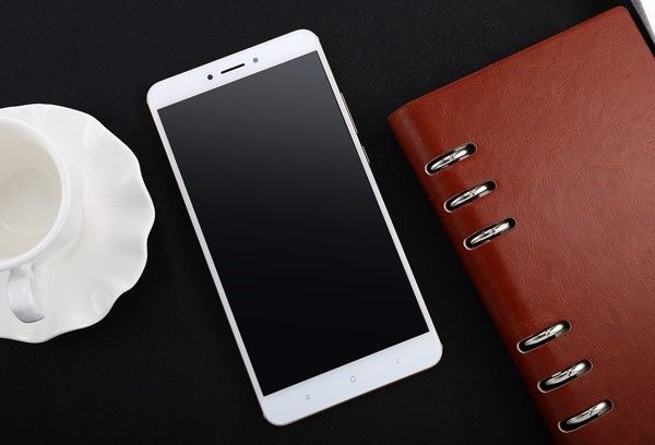 xiaomi-mi-max-2-man-hinh