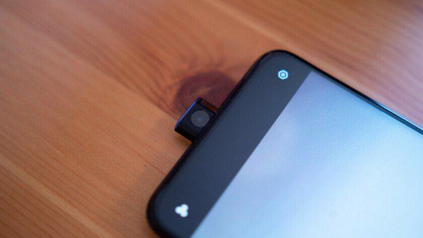 Oppo F11 Pro camera trước