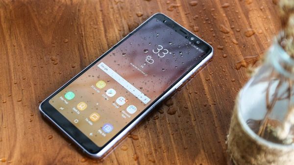 samsung-a8-plus-chong-nuoc