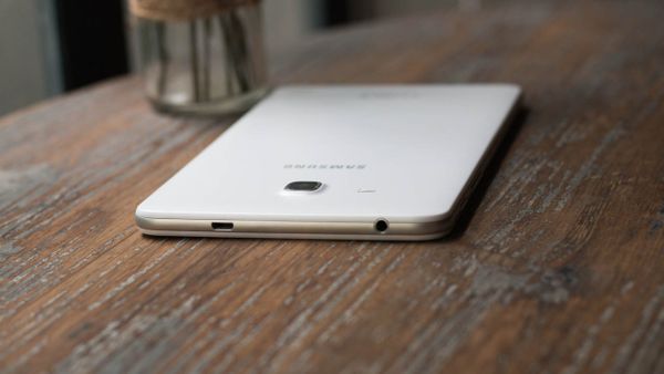 di động v24h Samsung Galaxy Tab A6 7.0" cổng kết nối