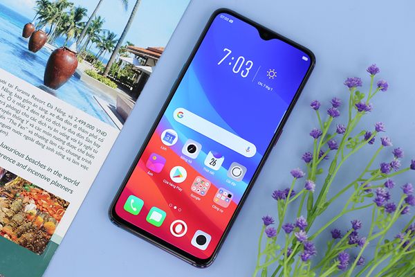 Oppo R17 Pro màn hình