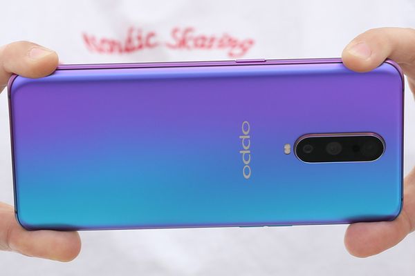 Oppo R17 Pro thiết kế