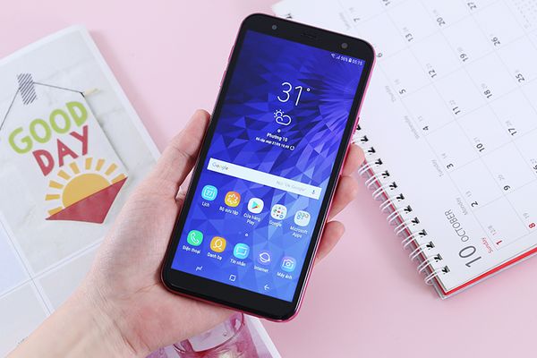 samsung-galaxy-j4-plus-man-hinh