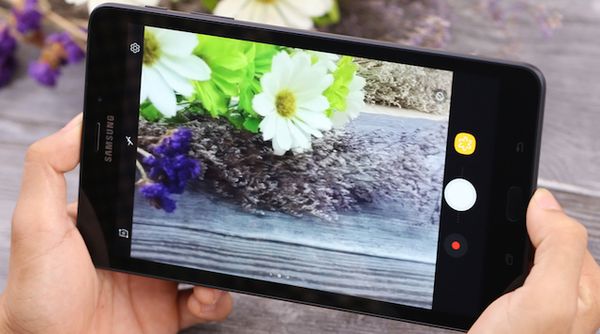 di động v24h Samsung Galaxy Tab A 8.0 (2017) camera