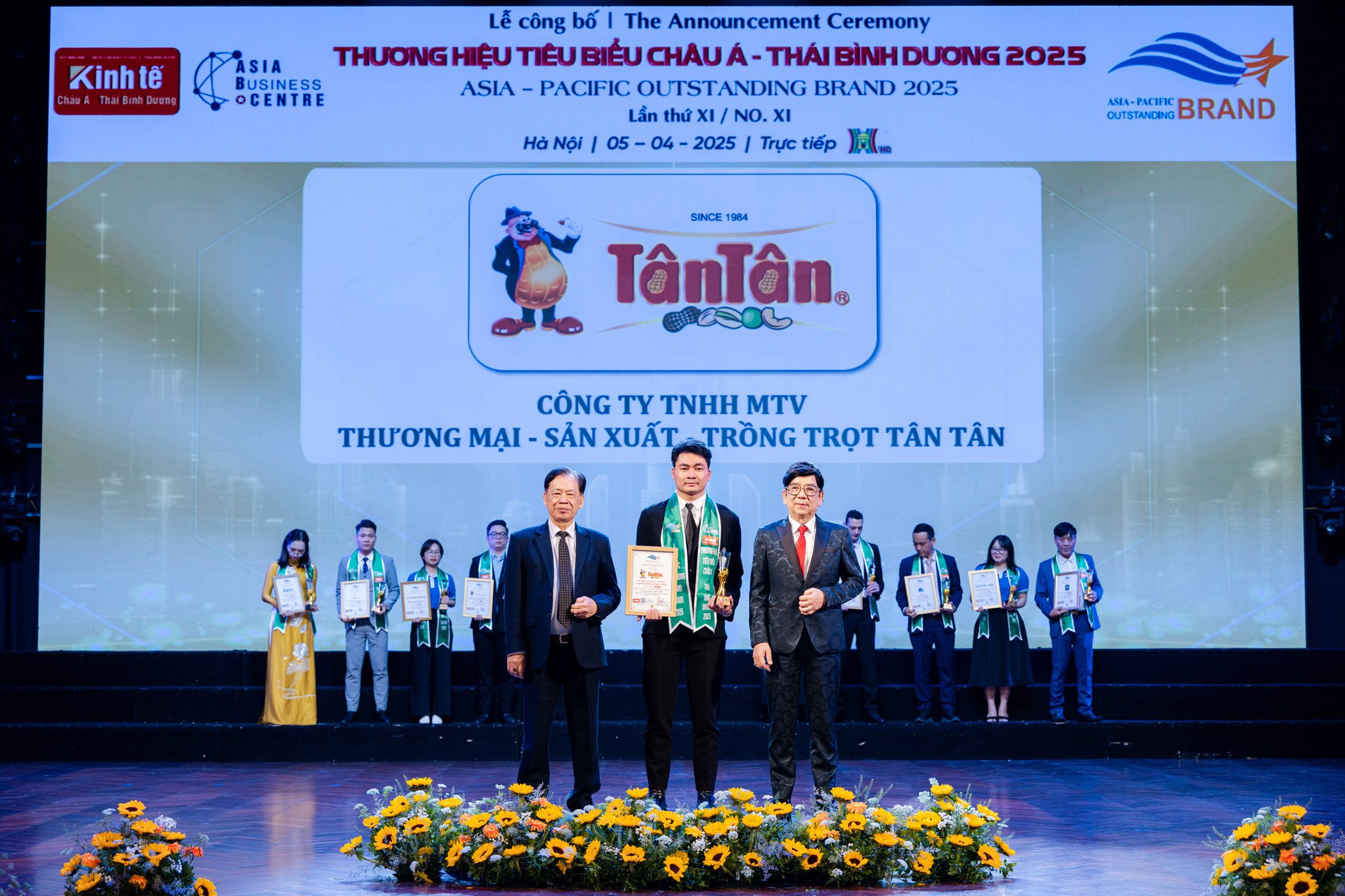 TÂN TÂN TIẾP TỤC KHẲNG ĐỊNH VỊ THẾ VỚI DANH HIỆU 