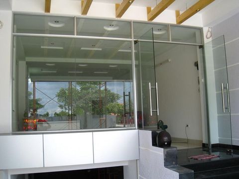 Có nên sử dụng cửa kính thủy lực cho ngôi nhà của bạn không?