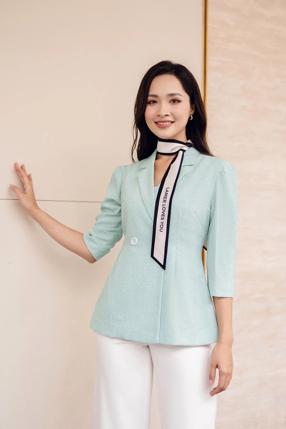vest tone xanh thanh lịch đi thuyết trình, diễn thuyết