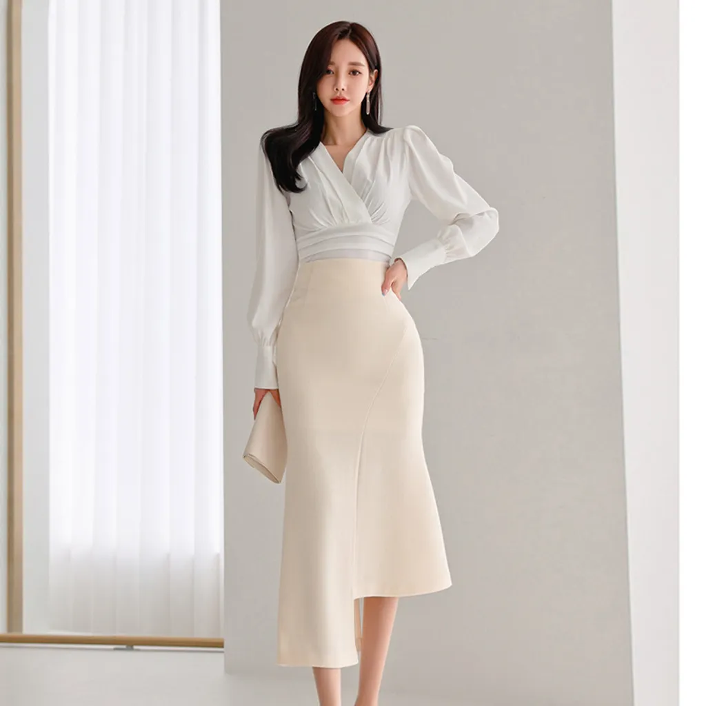 Chân váy đuôi cá phối áo blouse tay bồng