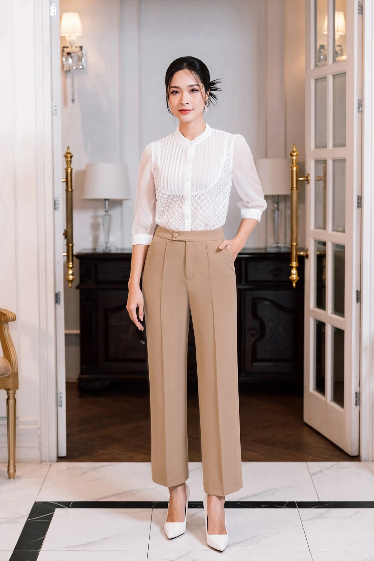 Quần tây ống đứng phối sơ mi trắng thanh lịch và chuyên nghiệp