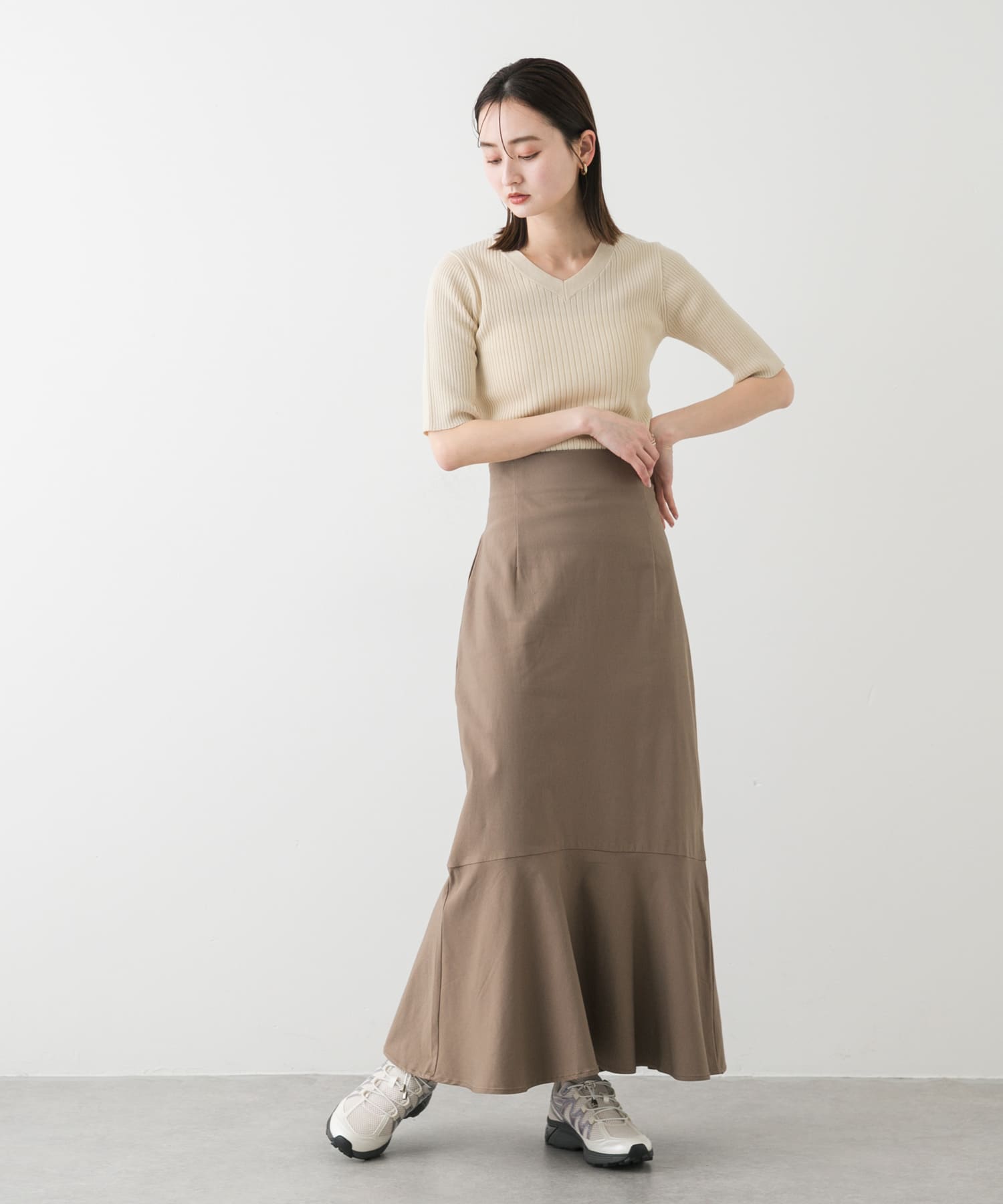 Chân váy đuôi cá phối áo thun trẻ trung