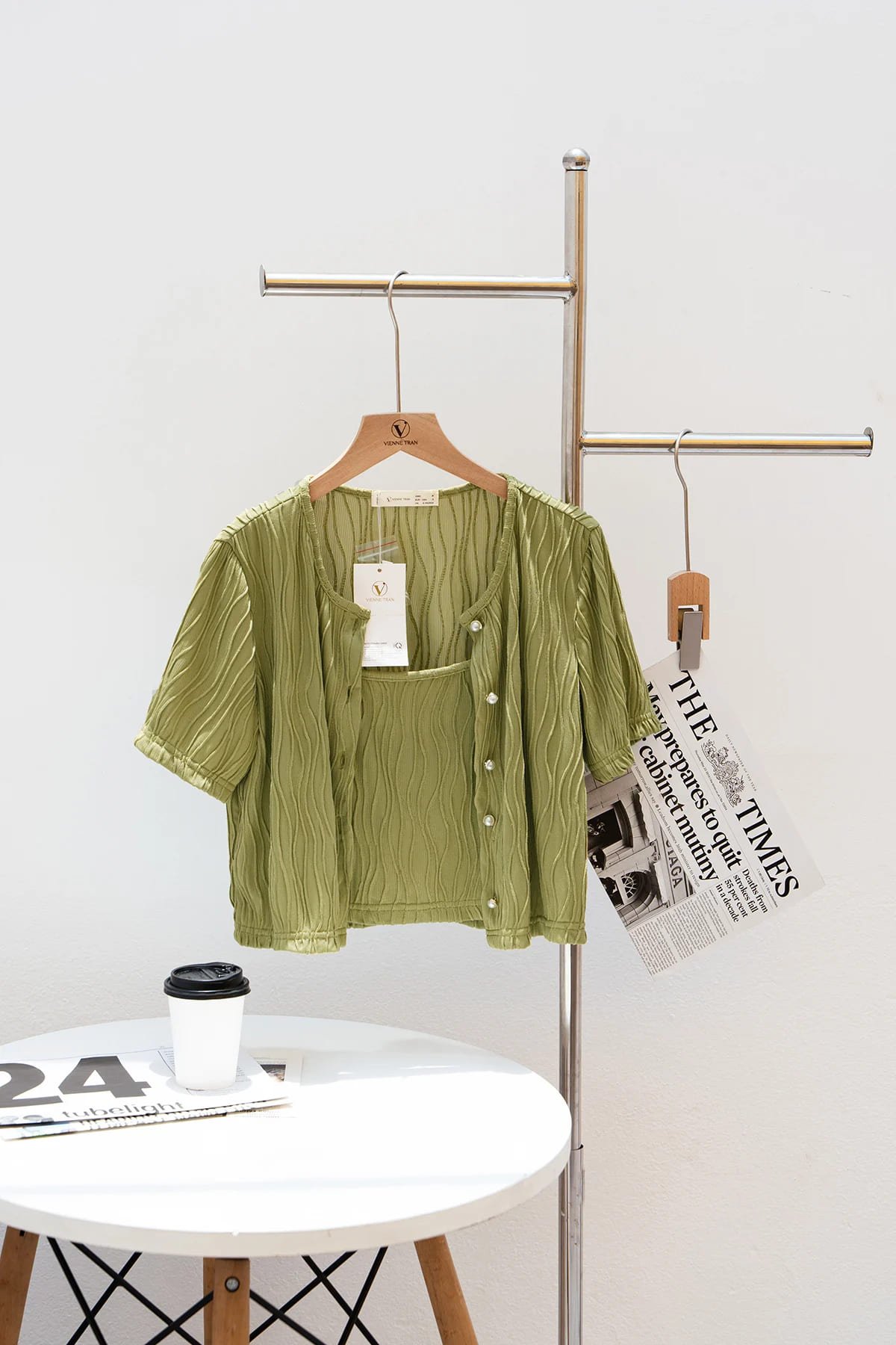 Áo đi biển nữ kiểu áo croptop phá cách
