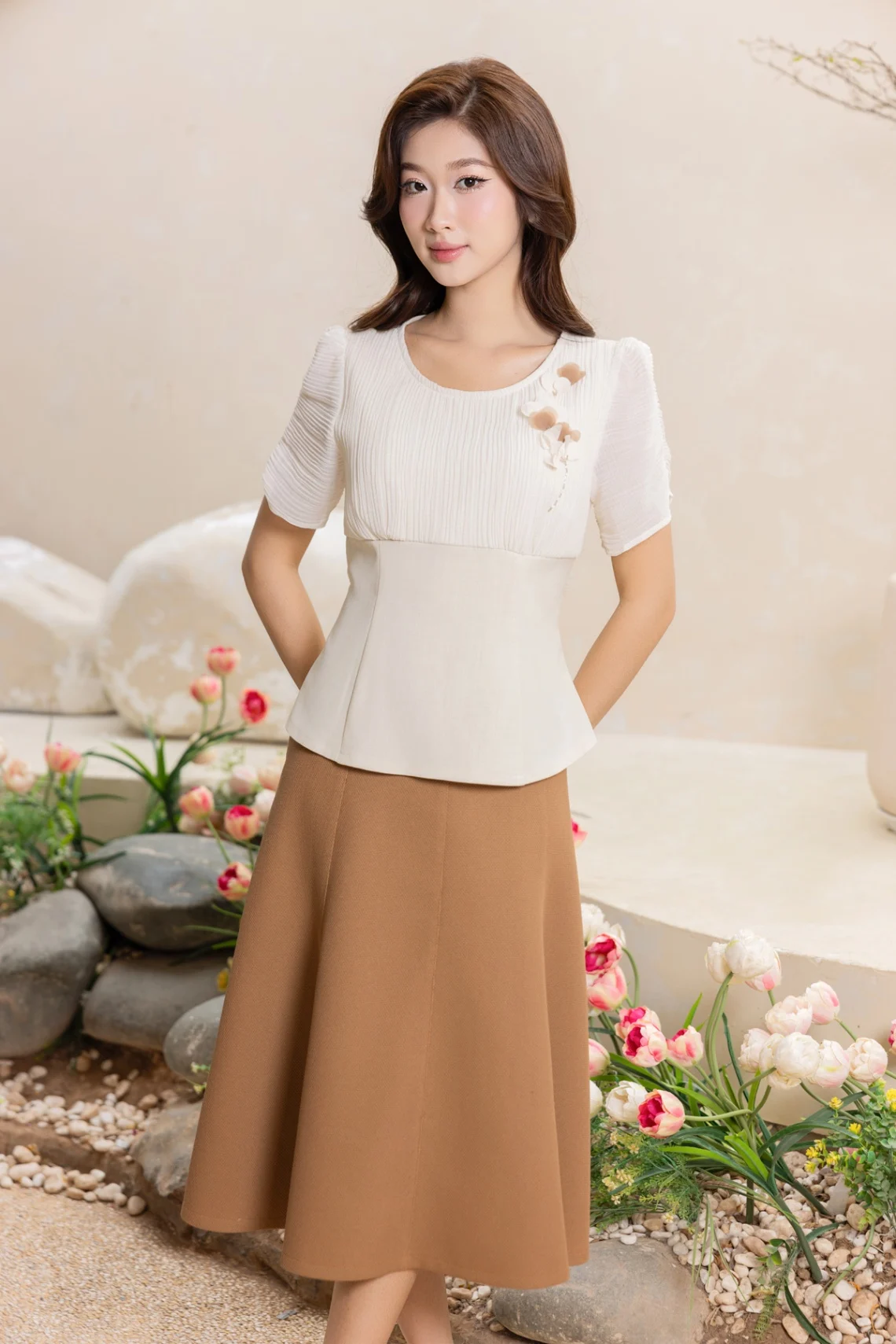 Áo kiểu nữ tính