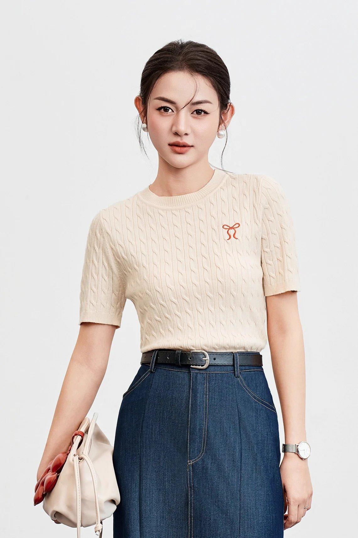 Áo len phối chân váy jeans