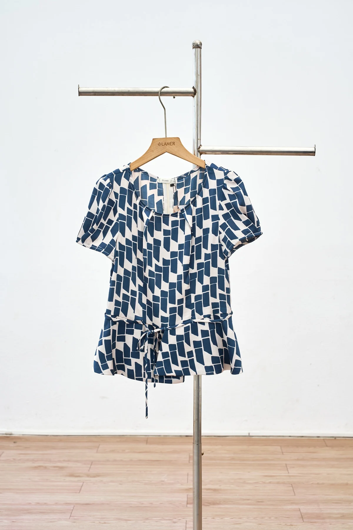 Áo peplum nơ eo