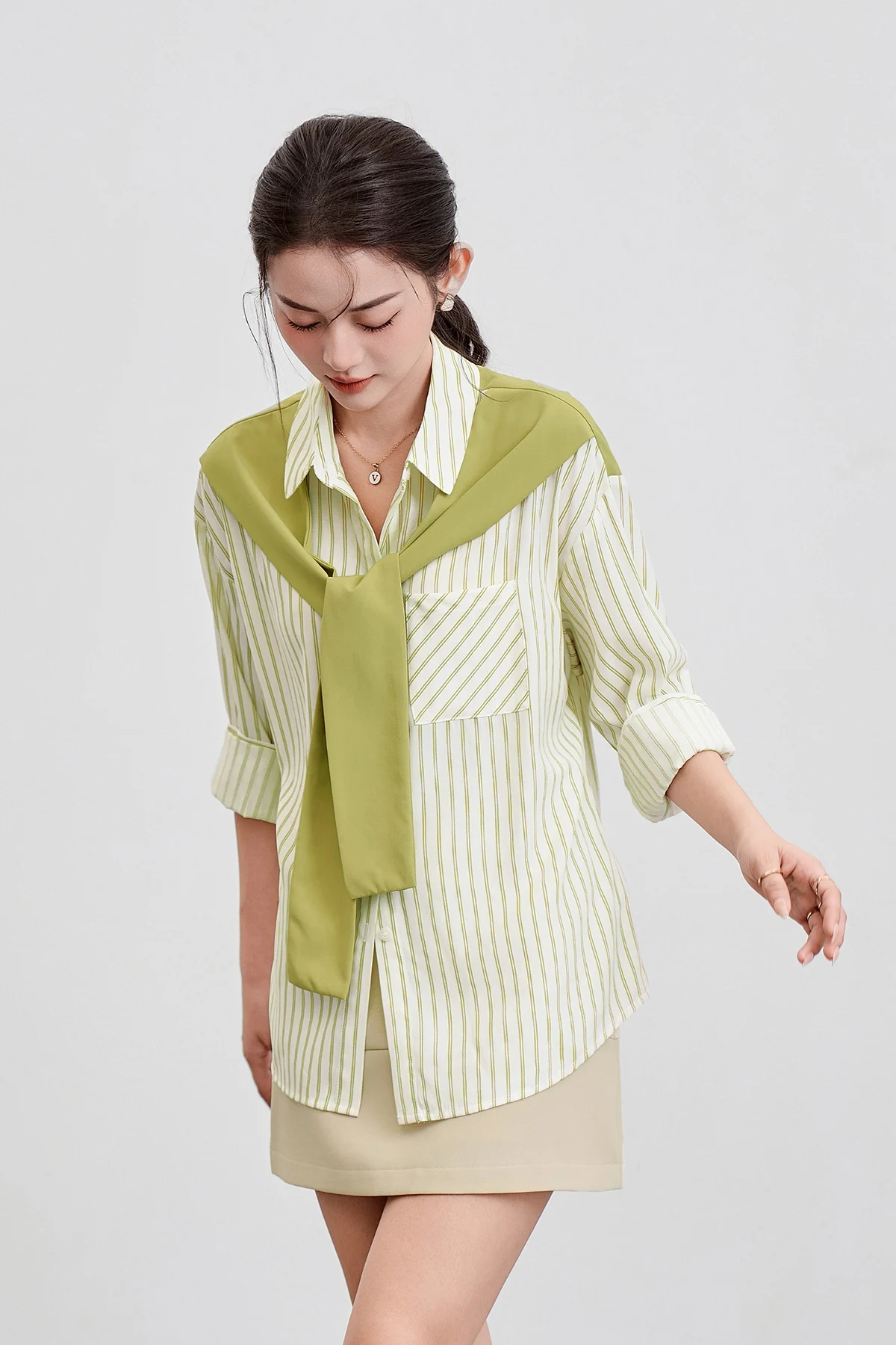 Áo sơ mi dáng rộng cổ phối khăn