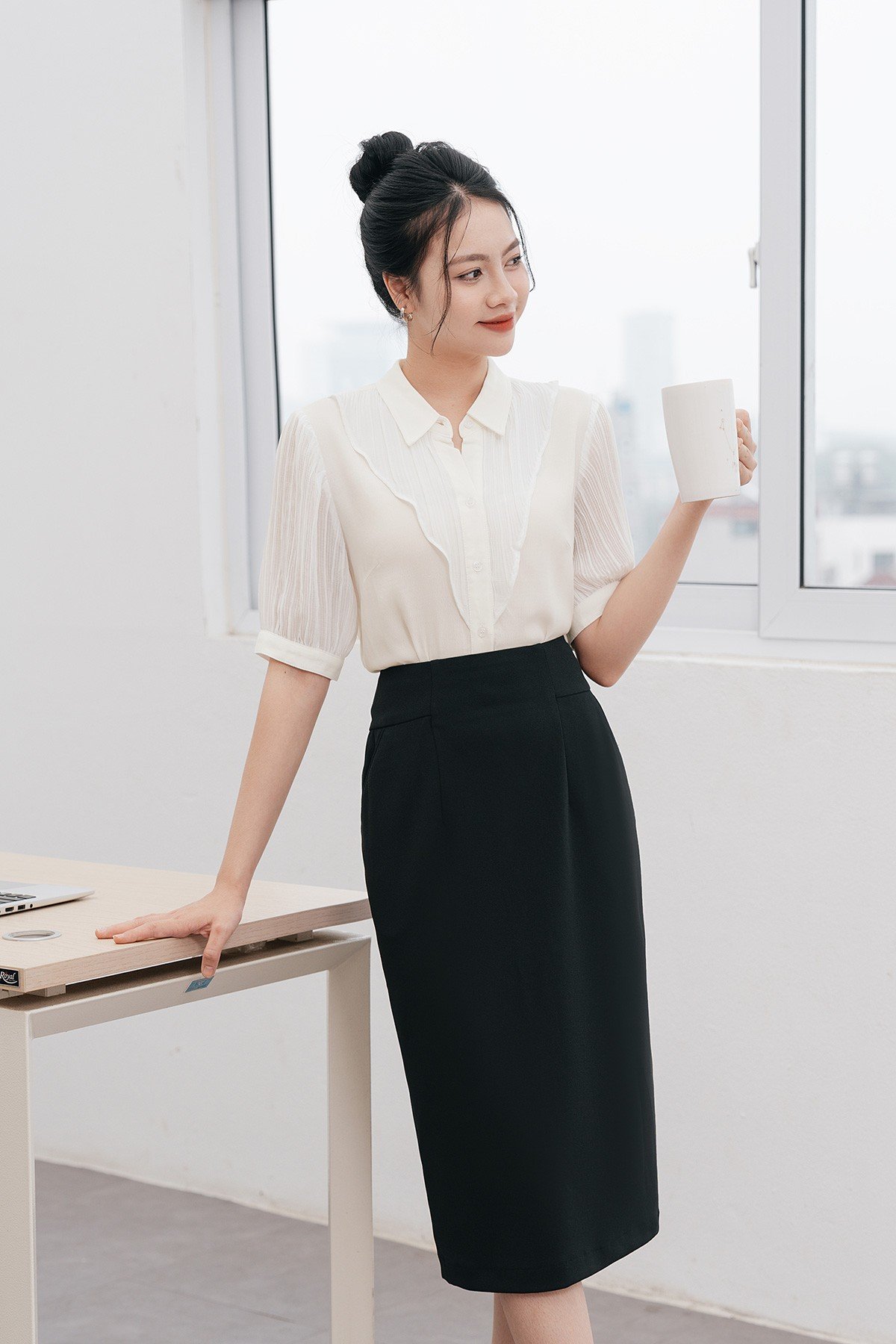 Áo sơ mi trắng tinh tế và thanh lịch