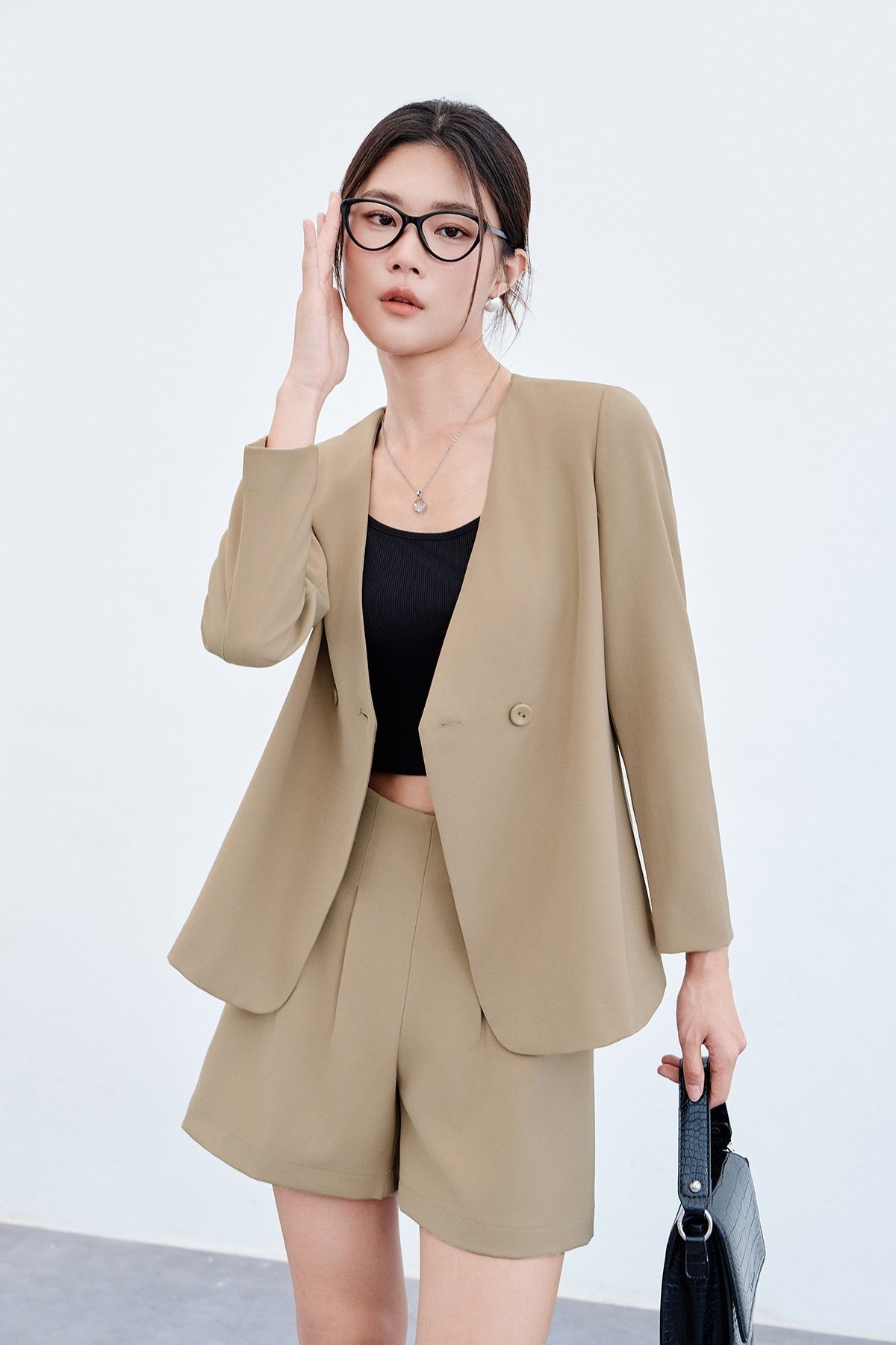 Outfit áo vest mùa hè cho nữ