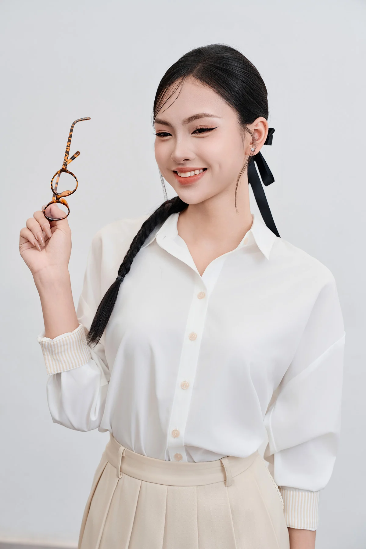 Lựa chọn áo sơ mi và phong cách phối cần chú trọng theo dáng người