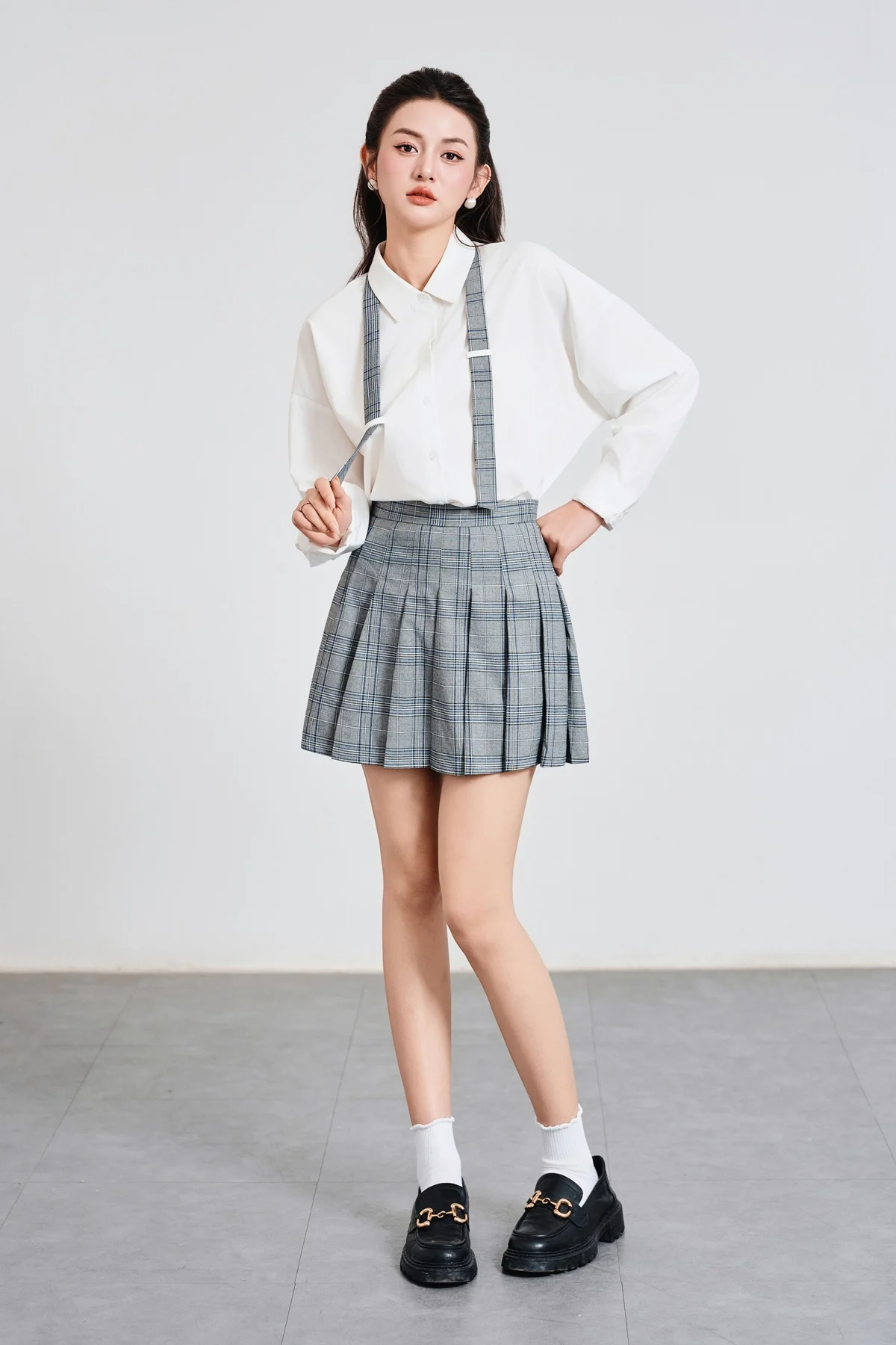 Chân váy ngắn xếp ly