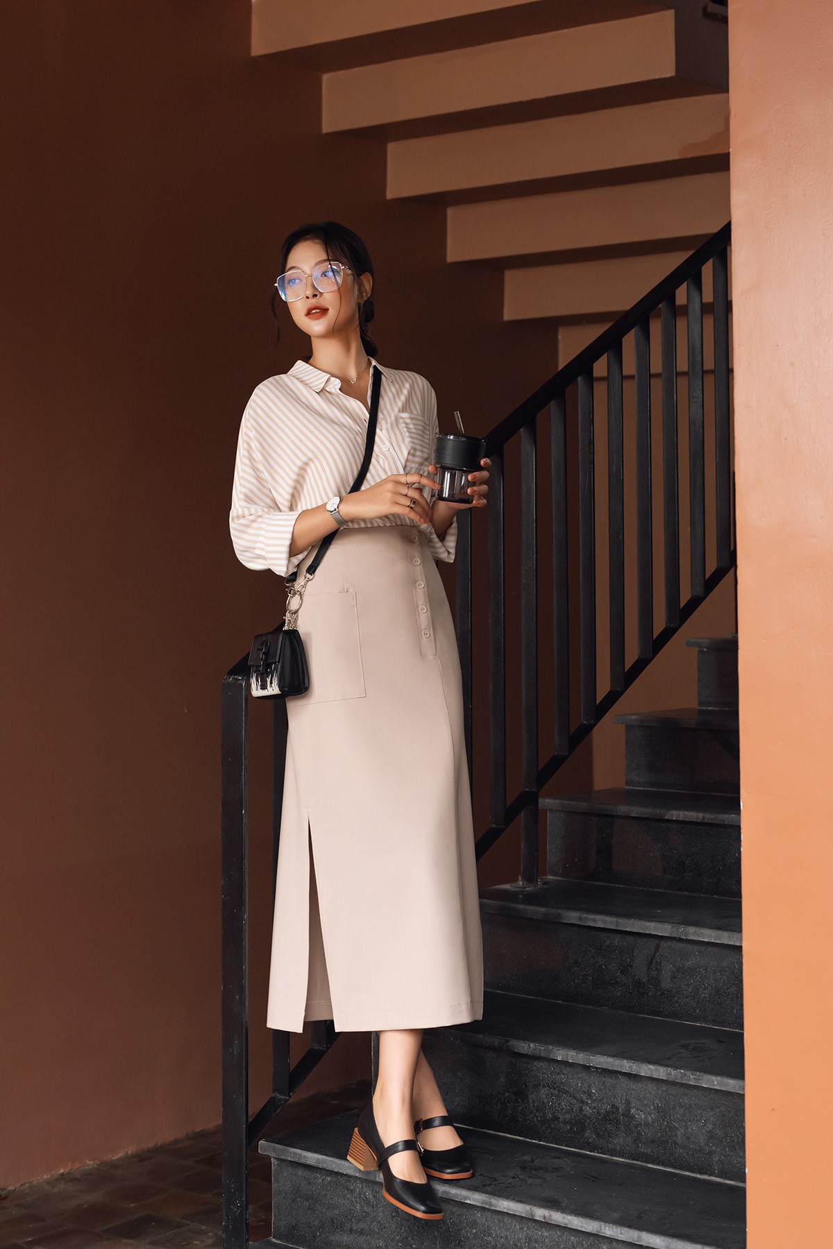 Chân váy midi thanh lịch và đủ nữ tính