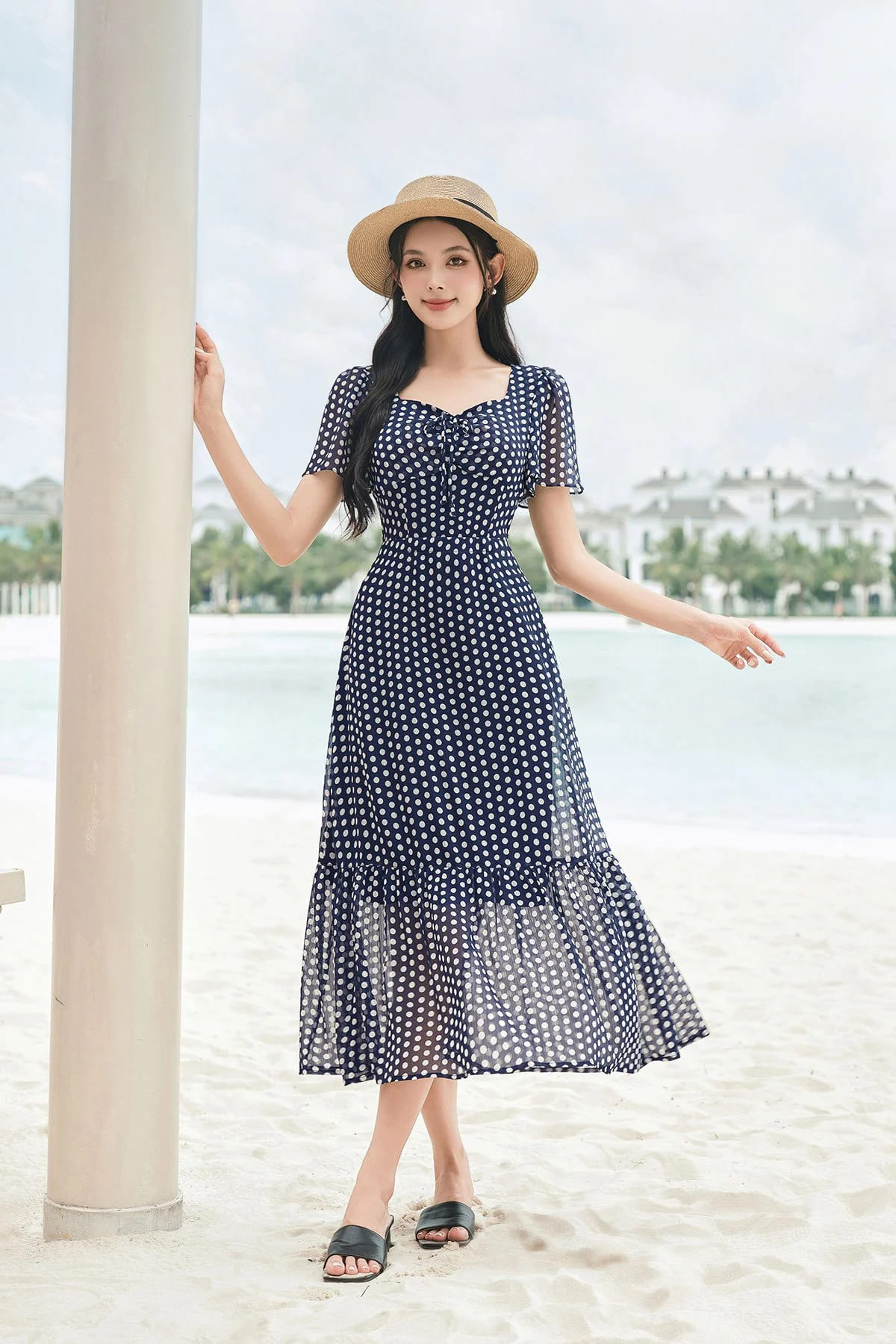 Hướng dẫn chọn trang phục đi biển với đầm maxi
