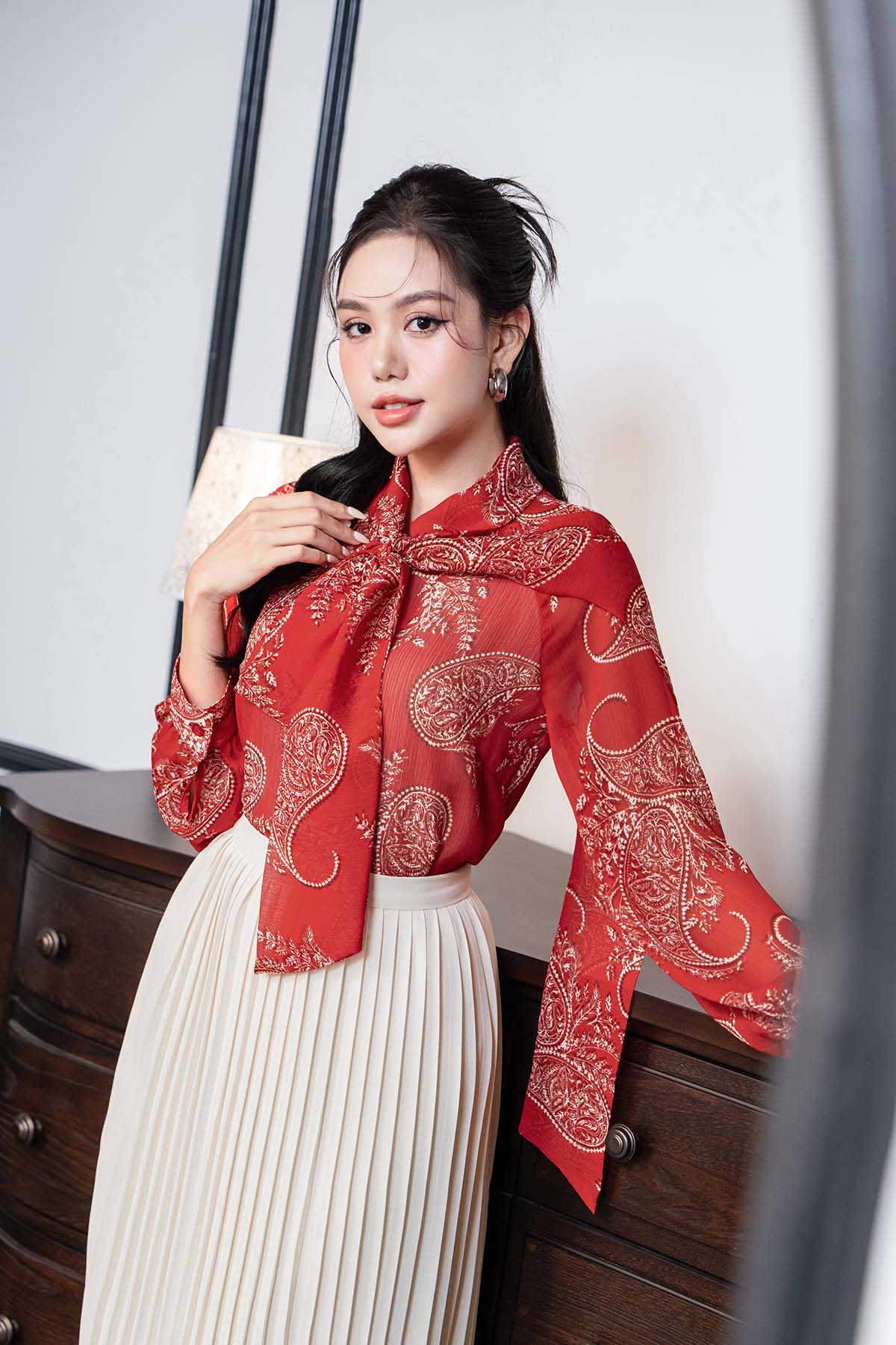 Lựa chọn áo, váy có chất lượng tốt để tôn lên vẻ sang trọng.jpg
