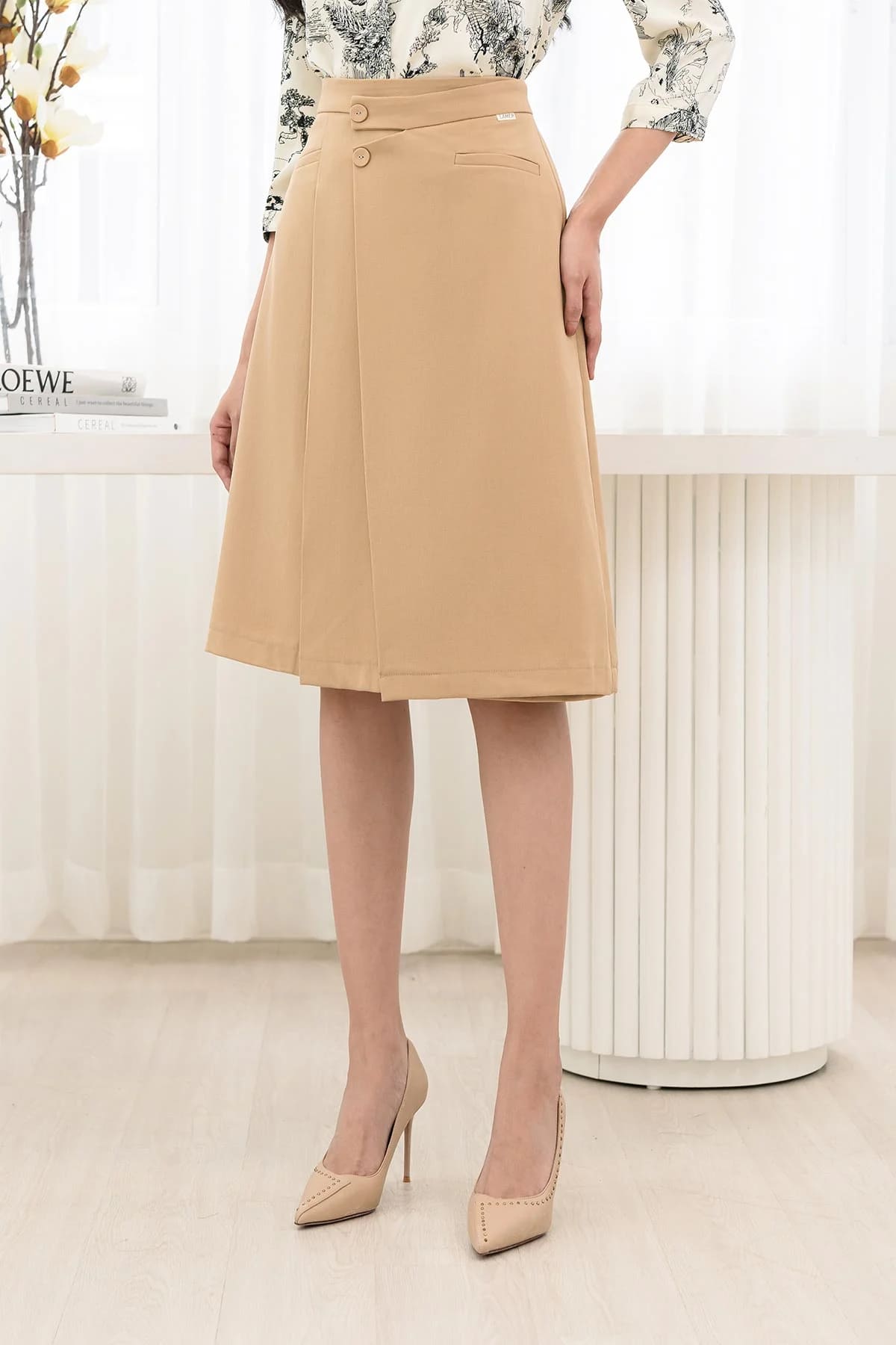 chân váy chữ a công sở dập ly tone be