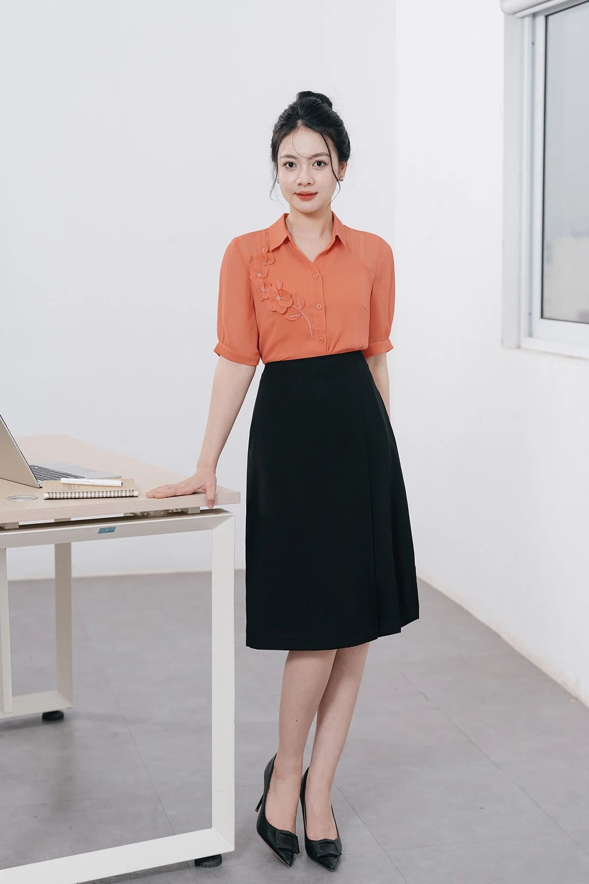 chân váy chữ a công sở phối áo sơ mi