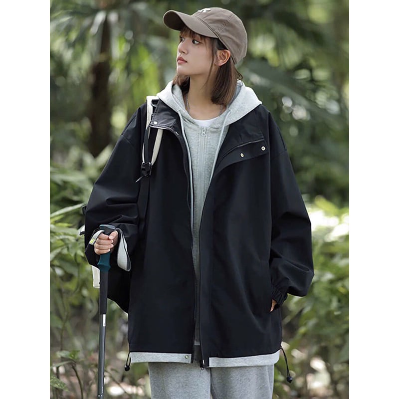 Phối áo gió layer với áo hoodie