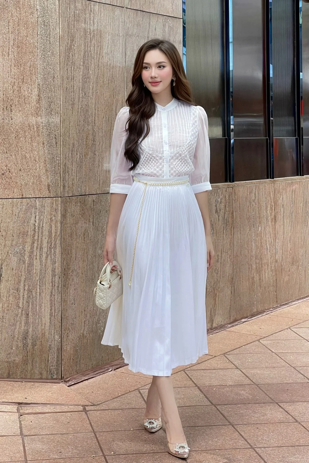 Phối sơ mi trắng đi chơi, hẹn hò