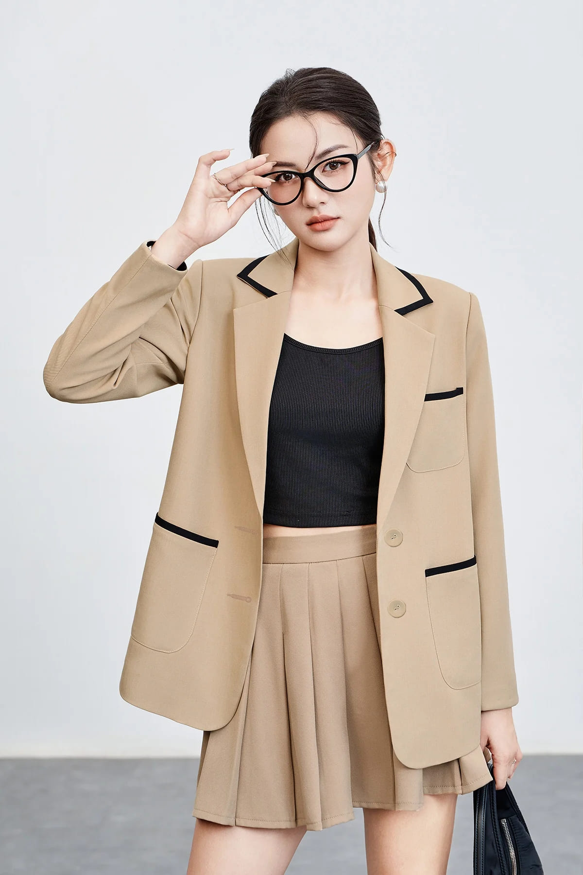tặng quà 8/3 cho sếp nữ với áo khoác blazer