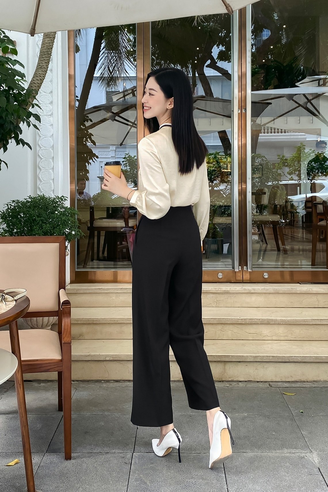 Quần đen ống rộng lưng cao nữ