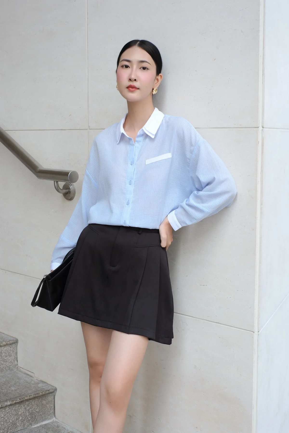 Sơ mi dáng rộng phối chân váy A