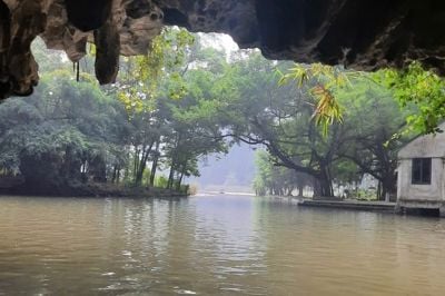 Ảnh hưởng của môi trường xanh đến phát triển ngành du lịch và một số biện pháp nâng cao chất lượng ngành du lịch tại Việt Nam.