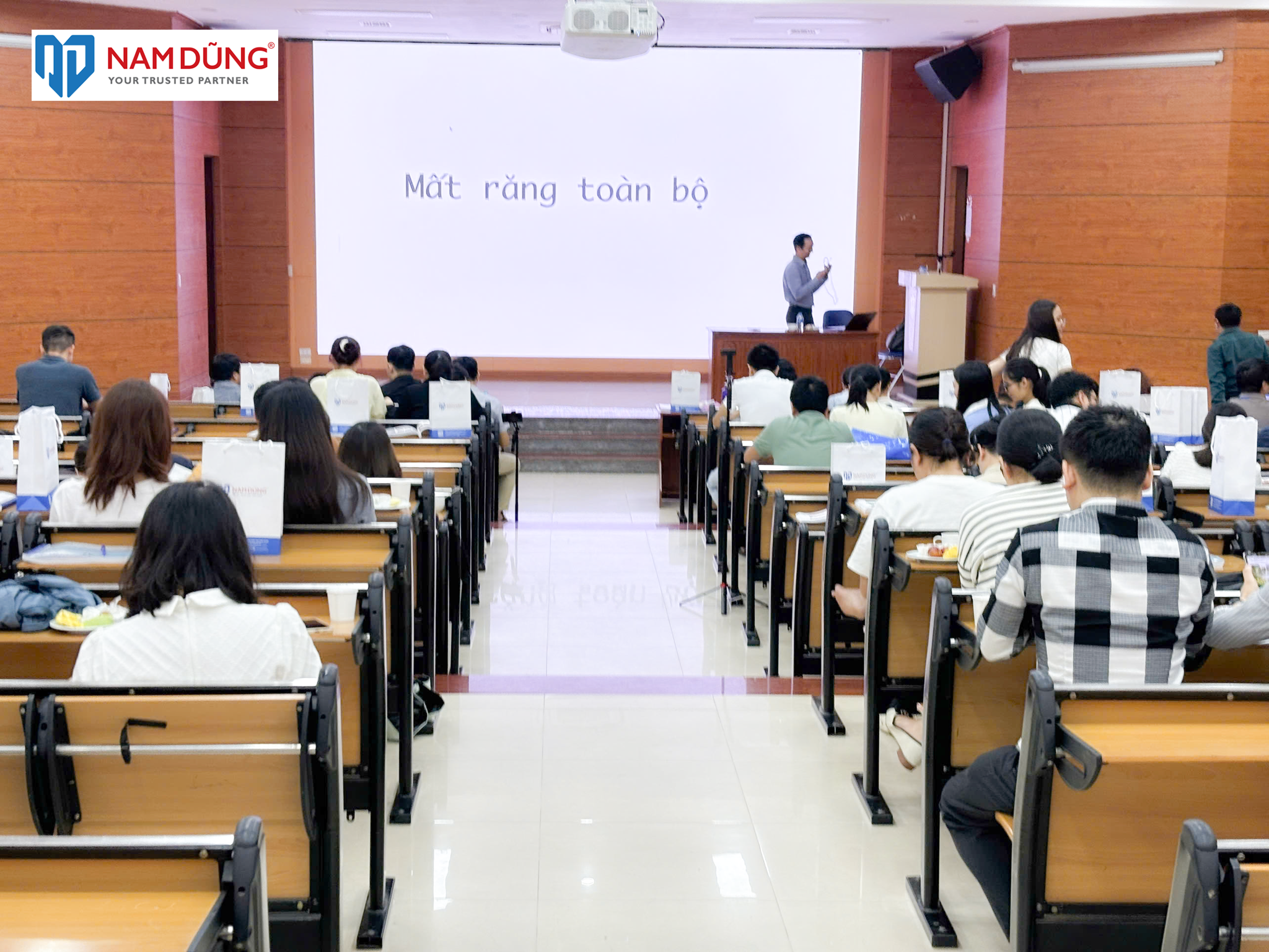 LỚP CẬP NHẬT KIẾN THỨC Y KHOA LIÊN TỤC - CẤY GHÉP IMPLANT NHA KHOA CƠ BẢN KHÓA 32 (9-11/9/2024)