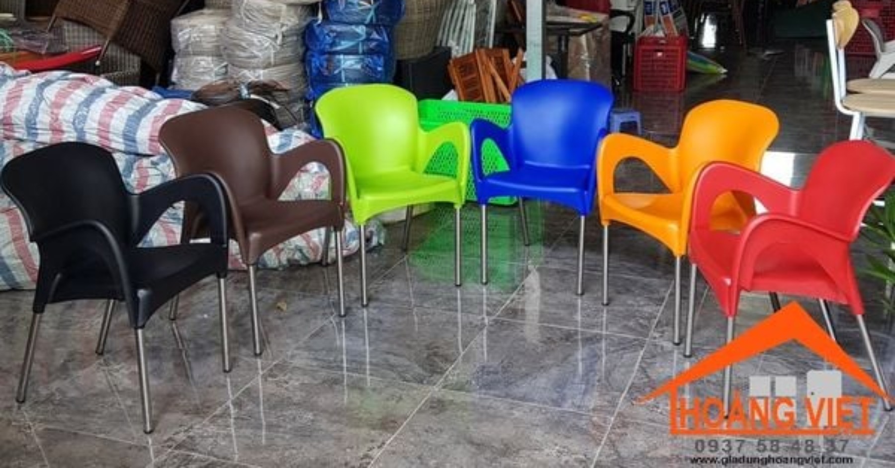 Ưu nhược điểm của bàn ghế nhựa chân inox