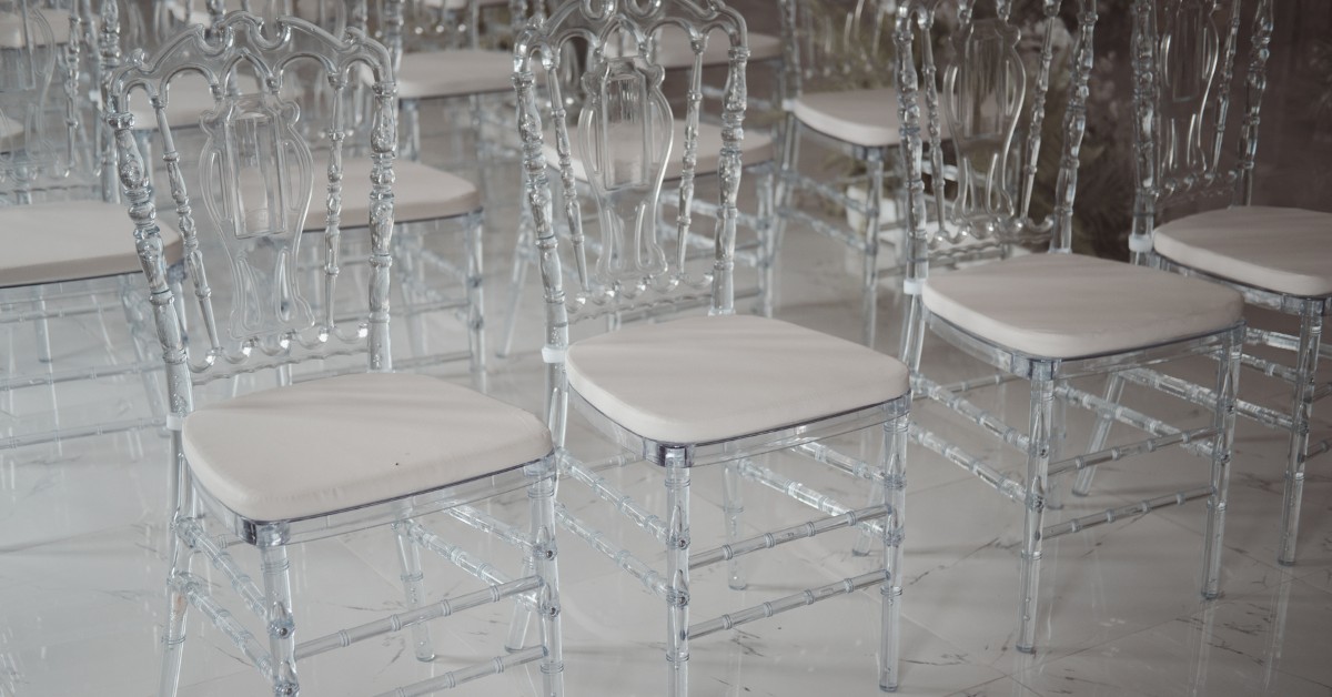 Ghế nhựa trong suốt mang lại phong cách sống hiện đại