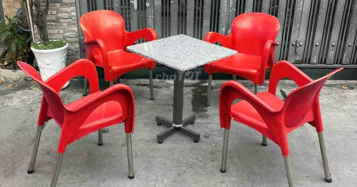 Cửa hàng bàn ghế nhựa cũ uy tín tại Hà Nội