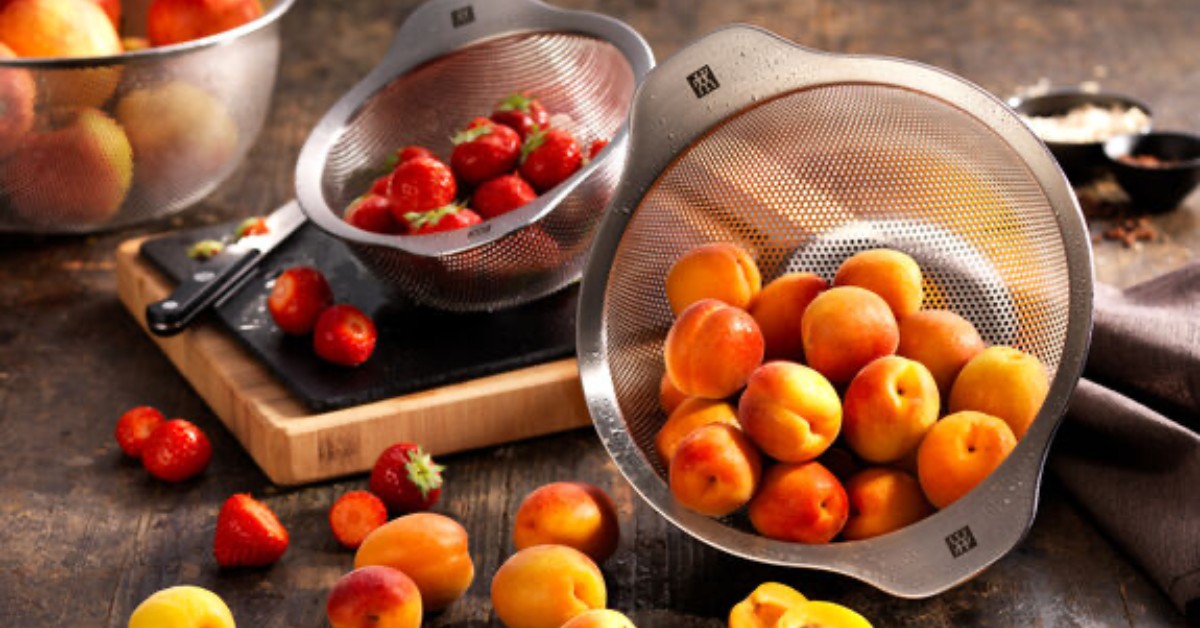 Vệ sinh và bảo quản rổ inox thường xuyên để đảm bảo an toàn cho gia đình