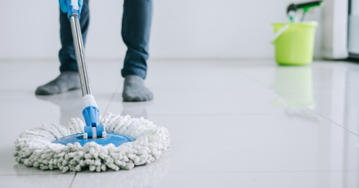 Vệ sinh cây lau nhà sau mỗi lần sử dụng