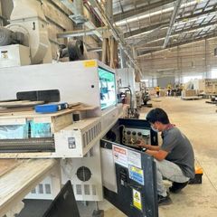 dich-vu-bao-tri-sua-chua-may-say-son-uv-1