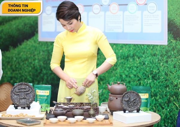 Một thương hiệu lớn của Việt Nam là Vinatea vừa tạo nên một 'cơn sóng' cho toàn ngành trà và hồi đáp cho mối quan ngại của công chúng bằng chiến lược trà sạch.