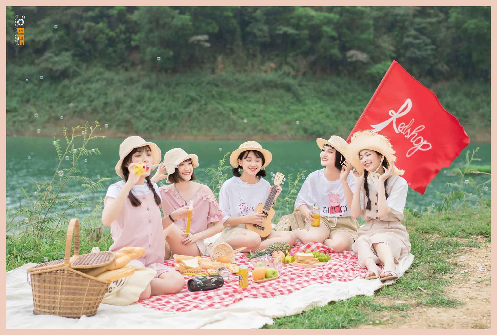 Đi picnic mặc gì phù hợp và thoải mái nhất?