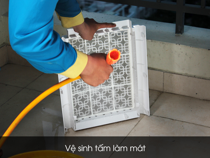 6 bước vệ sinh quạt điều hoà đơn giản tại nhà vệ sinh