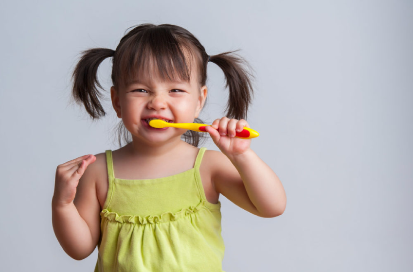 Chọn bàn chải đánh răng điện cho bé - Loại nào đang được các mẹ yêu thích hiện nay?