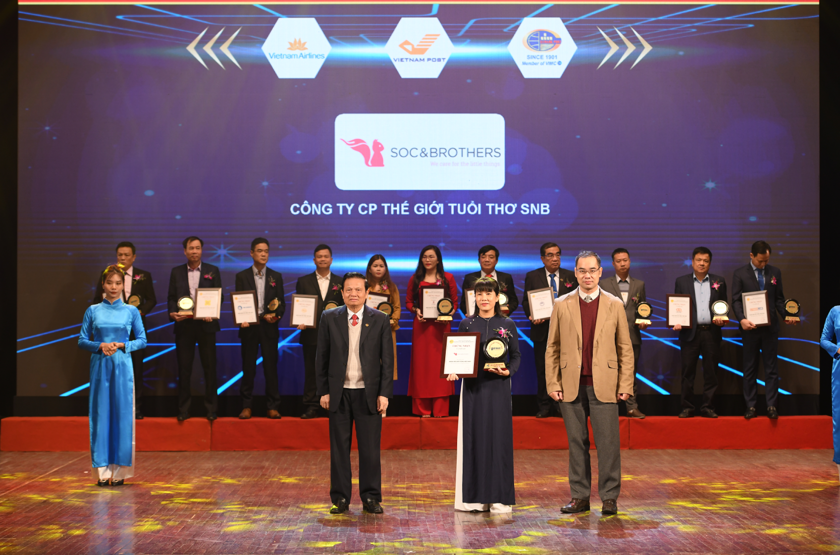 Soc&Brothers vinh dự nhận giải thưởng Nhãn hiệu nổi tiếng - Nhãn hiệu cạnh tranh Việt Nam 2022