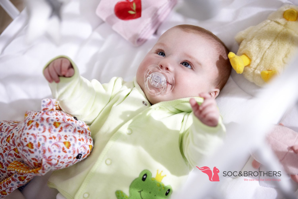 chăm sóc trẻ nhỏ mùa thu 