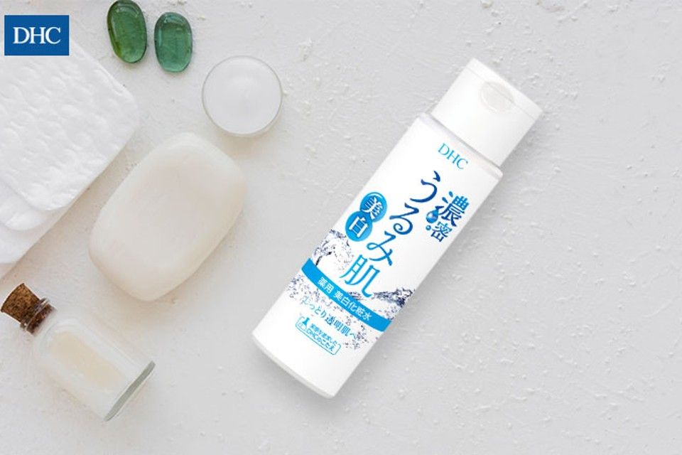Cách chăm sóc da dầu cùng DHC Deep Moistening Whitening Milk