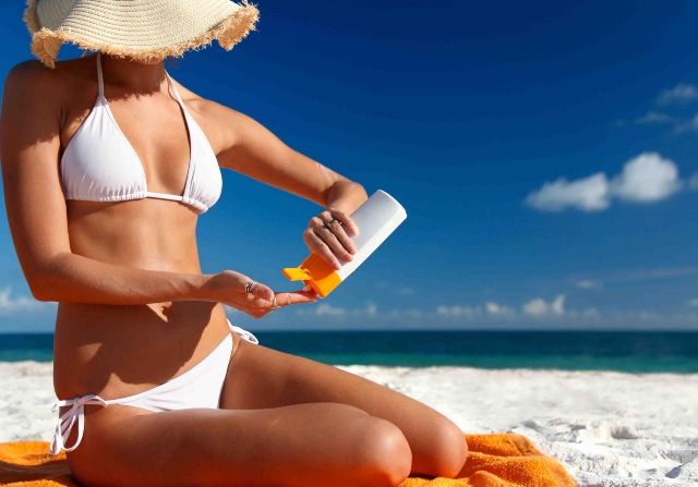 Điểm danh các dòng kem chống nắng đi biển body HOT nhất 2022